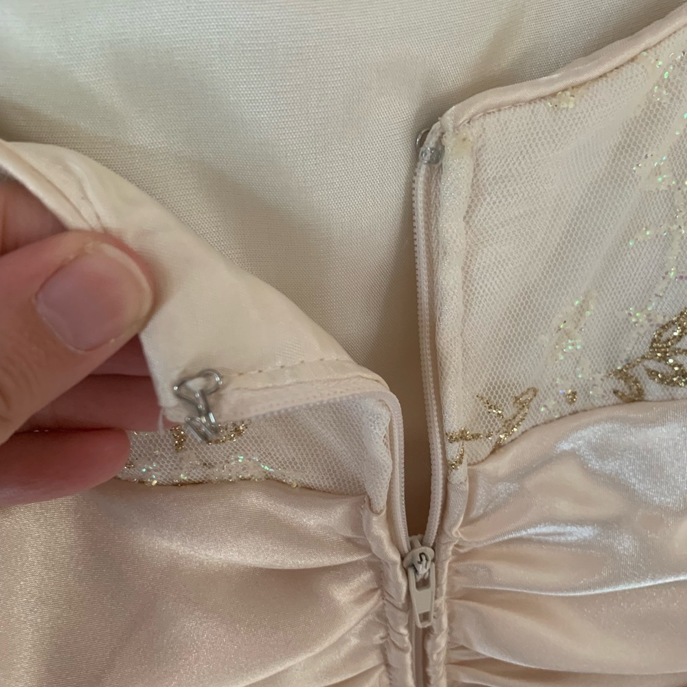 Blondie Nites Formal/Prom Dress - Picture 11 of 12